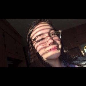 Meet your Posher, Caitlin